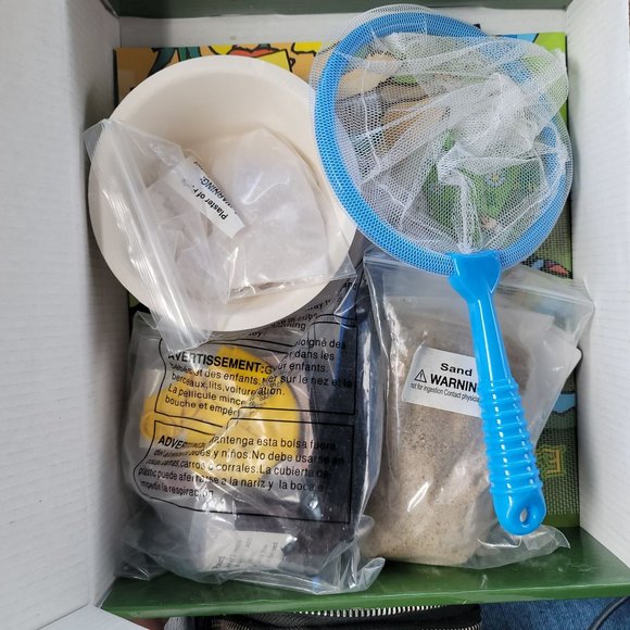 The Magic School Bus EXPLORING THE WONDERS OF NATURE Scholastic 5+ Science Kit - Picture 2 of 6